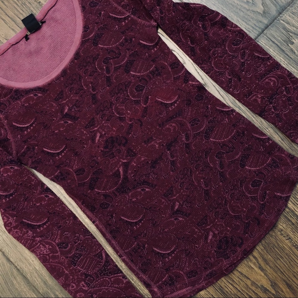 Lucky Brand Top Thermal Long Sleeve Beautiful Paisley Detailed Design Size S/P - Picture 2 of 7